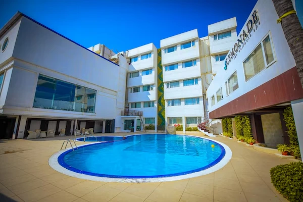 Swimming pool at Hotel Holiday Resort